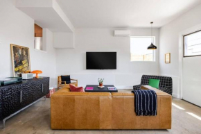 5 Min to UT, Congress - Modern Home in DT East ATX